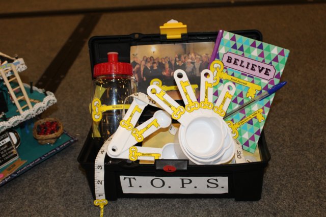 center piece5g_0037 centerpiece5g_0037.jpg